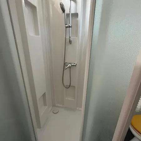 Studio Avec Balcon Au Centre De