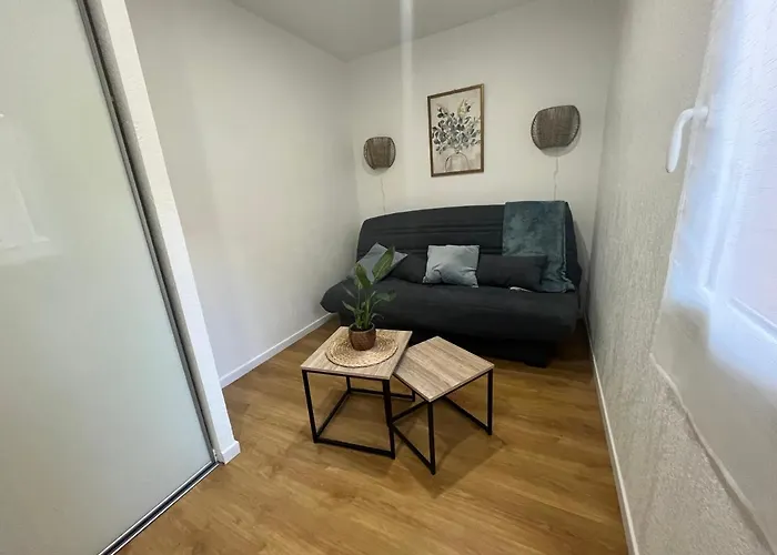 Studio Avec Balcon Au Centre De